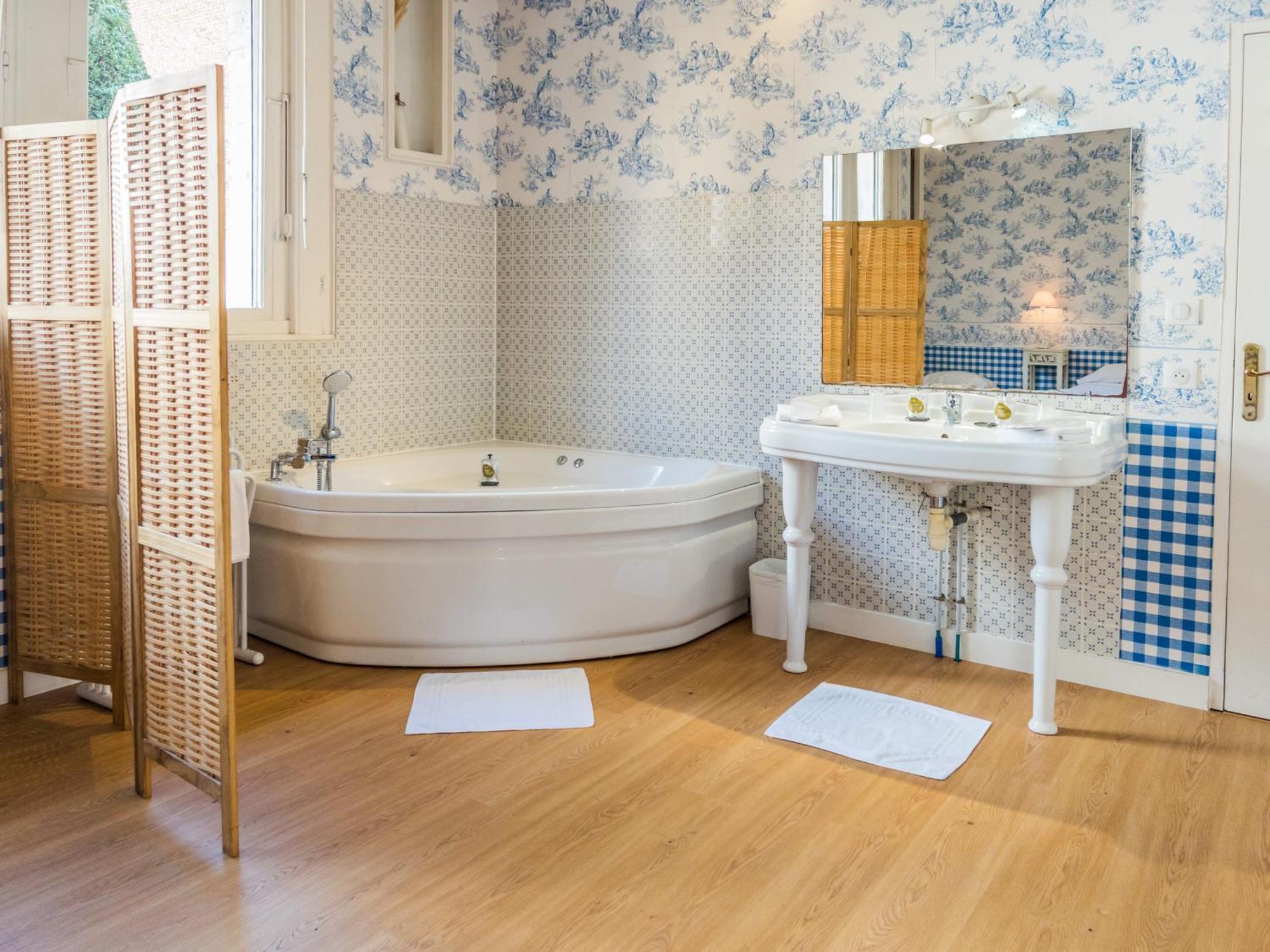 Hotel Joly Armentières Eksteriør bilde