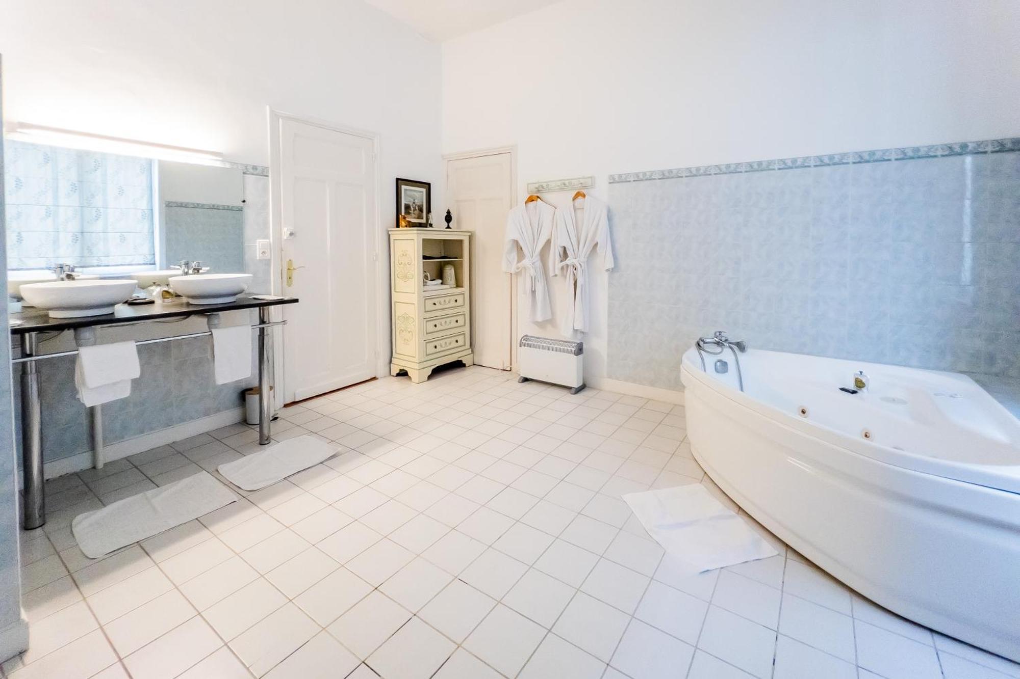 Hotel Joly Armentières Eksteriør bilde